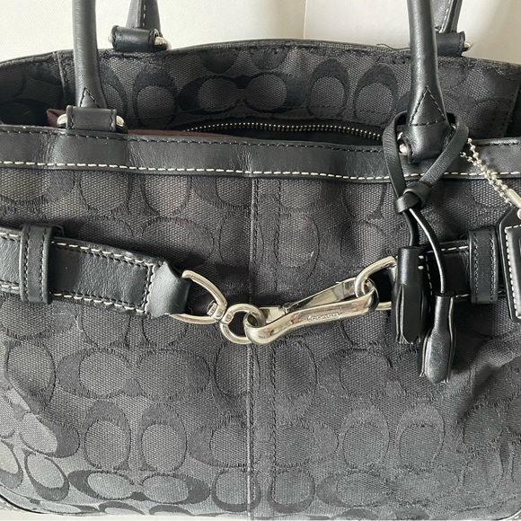 Genuine Coach Signature C Handbag. Fabric with leather Trim. - Picture 5 of 8